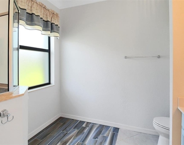 20230 Tesoro Drive - Photo Thumbnail 40