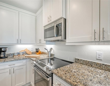 7930 34th Avenue W - Photo Thumbnail 7