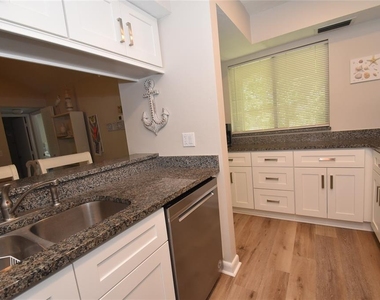 1720 Glenhouse Drive - Photo Thumbnail 3