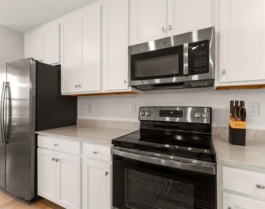 5721 Palmer Circle - Photo Thumbnail 14