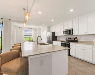 5721 Palmer Circle - Photo Thumbnail 9
