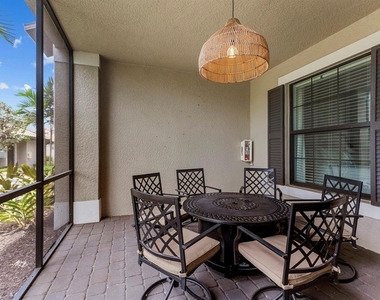 5721 Palmer Circle - Photo Thumbnail 4