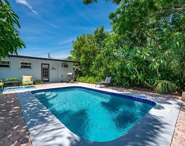 3801 Helene Street - Photo Thumbnail 32