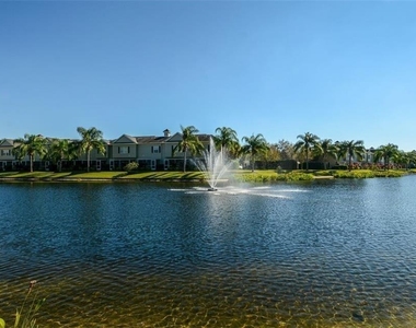 7685 Plantation Circle - Photo Thumbnail 23