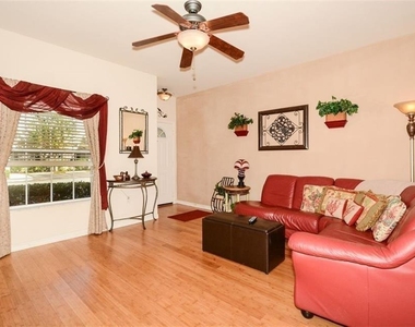 7685 Plantation Circle - Photo Thumbnail 4