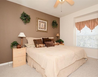 7685 Plantation Circle - Photo Thumbnail 13