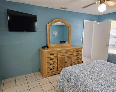 3533 59th Avenue W - Photo Thumbnail 13