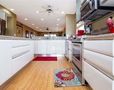 8625 Midnight Pass Road - Photo Thumbnail 10