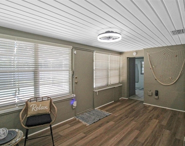 2403 19th Avenue W - Photo Thumbnail 17