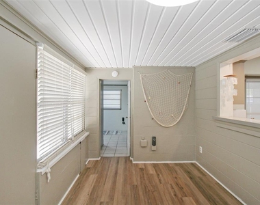 2403 19th Avenue W - Photo Thumbnail 18