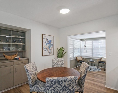2403 19th Avenue W - Photo Thumbnail 11