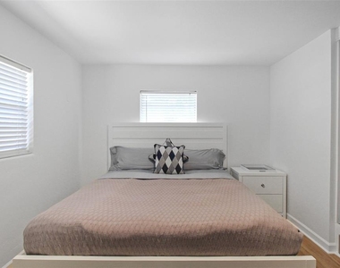 2403 19th Avenue W - Photo Thumbnail 24