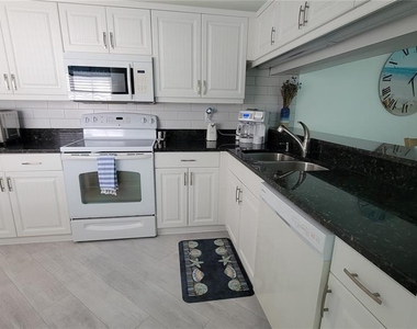 1318 Perico Point Circle - Photo Thumbnail 2