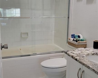 1318 Perico Point Circle - Photo Thumbnail 13