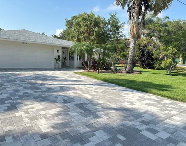 1723 Stanford Lane - Photo Thumbnail 49