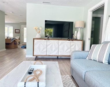 1723 Stanford Lane - Photo Thumbnail 15