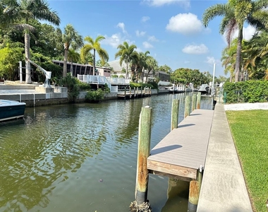 1723 Stanford Lane - Photo Thumbnail 2