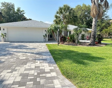 1723 Stanford Lane - Photo Thumbnail 47