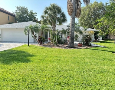 1723 Stanford Lane - Photo Thumbnail 1