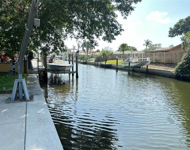 1723 Stanford Lane - Photo Thumbnail 43