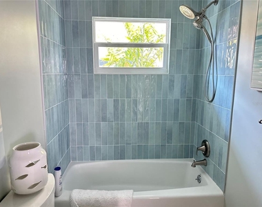 1723 Stanford Lane - Photo Thumbnail 28
