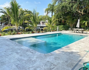 1723 Stanford Lane - Photo Thumbnail 38
