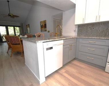 1720 Glenhouse Drive - Photo Thumbnail 5