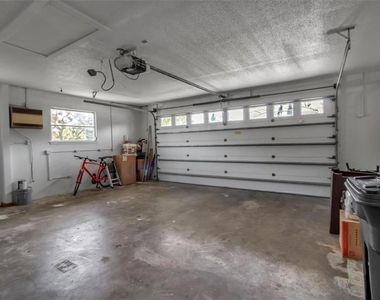 1649 Stanford Lane - Photo Thumbnail 16