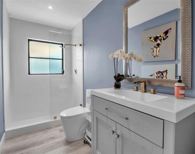 1649 Stanford Lane - Photo Thumbnail 9