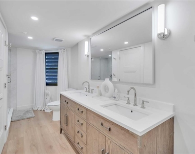 5611 Gulf Of Mexico Drive - Photo Thumbnail 6