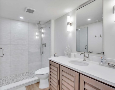 5611 Gulf Of Mexico Drive - Photo Thumbnail 8