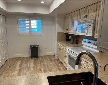 1465 Gulf Of Mexico Drive - Photo Thumbnail 13