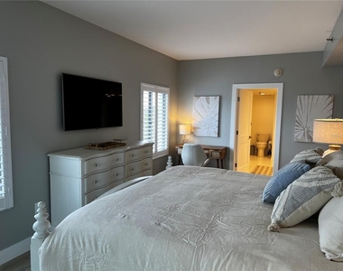 1465 Gulf Of Mexico Drive - Photo Thumbnail 21
