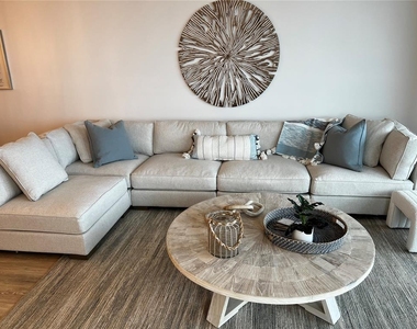 1465 Gulf Of Mexico Drive - Photo Thumbnail 4