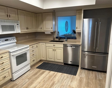 1465 Gulf Of Mexico Drive - Photo Thumbnail 11
