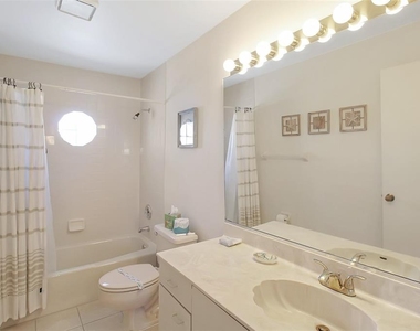 1304 Siesta Bayside Drive - Photo Thumbnail 31