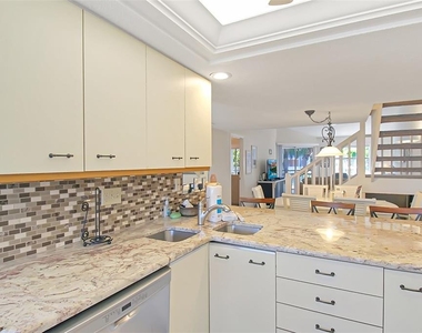 1304 Siesta Bayside Drive - Photo Thumbnail 9