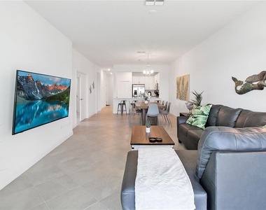 8829 Saint Kitts Circle - Photo Thumbnail 32