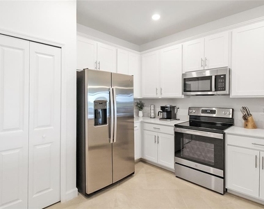 8829 Saint Kitts Circle - Photo Thumbnail 9