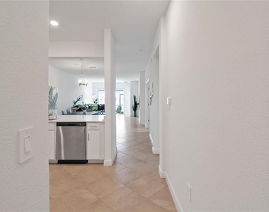 8829 Saint Kitts Circle - Photo Thumbnail 7