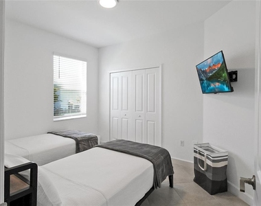 8829 Saint Kitts Circle - Photo Thumbnail 14