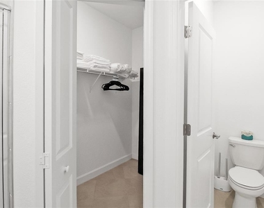 8829 Saint Kitts Circle - Photo Thumbnail 38