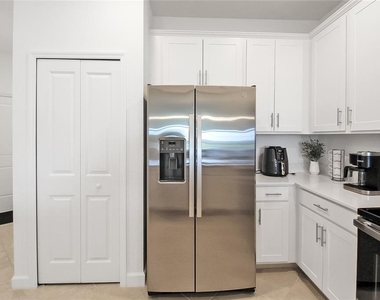 8829 Saint Kitts Circle - Photo Thumbnail 10