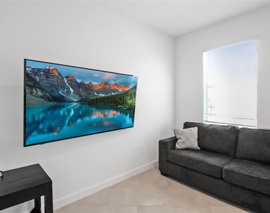 8829 Saint Kitts Circle - Photo Thumbnail 23