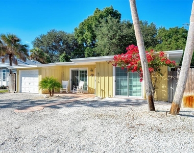 5216 Calle De Costa Rica - Photo Thumbnail 2