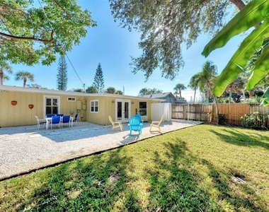 5216 Calle De Costa Rica - Photo Thumbnail 1