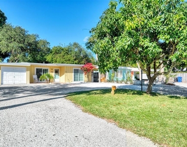5216 Calle De Costa Rica - Photo Thumbnail 4
