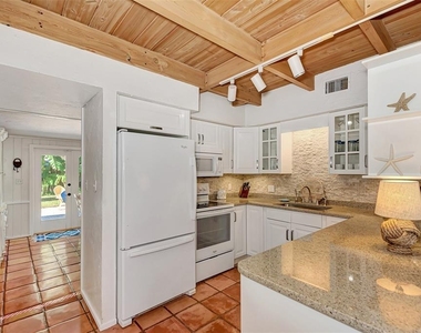 5216 Calle De Costa Rica - Photo Thumbnail 10