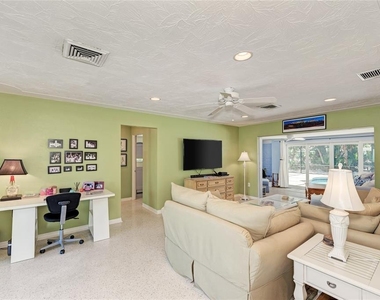 5640 Cape Leyte Drive - Photo Thumbnail 11