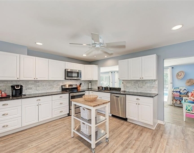 5640 Cape Leyte Drive - Photo Thumbnail 20